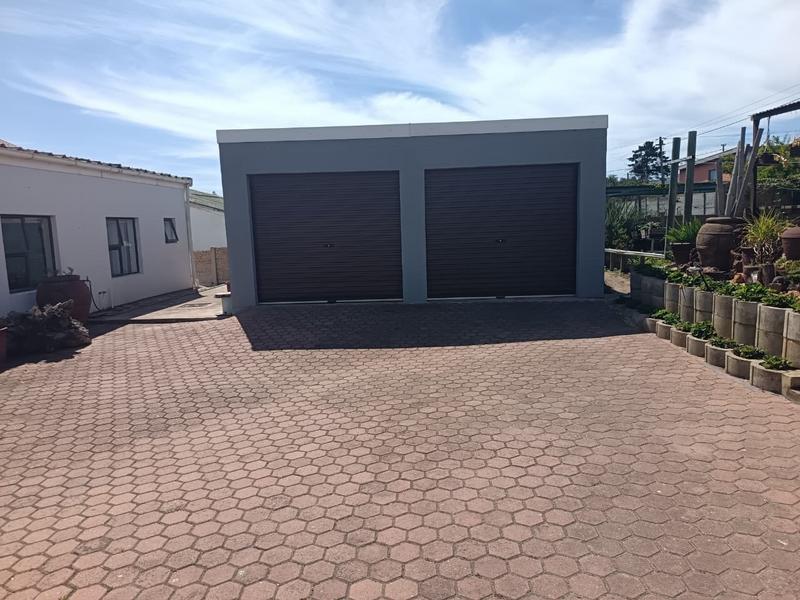 4 Bedroom Property for Sale in Albertinia Western Cape
